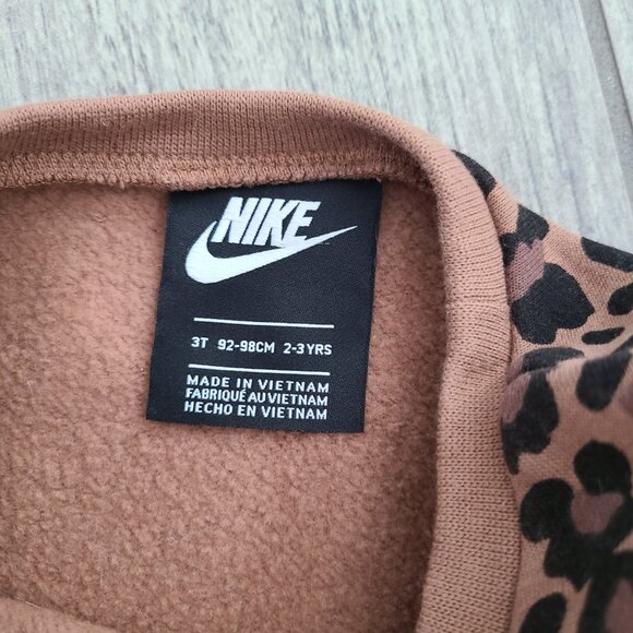 Nike Toddler Girls Leopard Print Crewneck Sweatshirt Brown Size 3T - Picture 8 of 9
